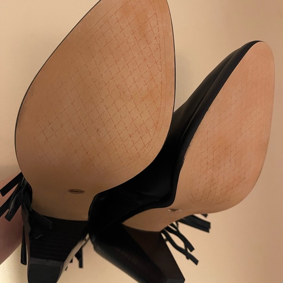 NIB JESSICA SIMPSON Genuine Leather fringe booties. - Picture 3 of 4